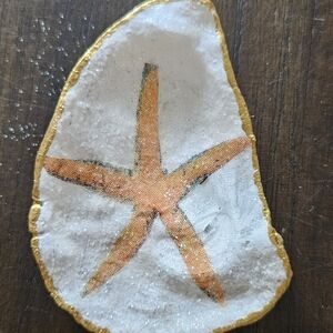 Decorative Oyster Shell with Starfish Design